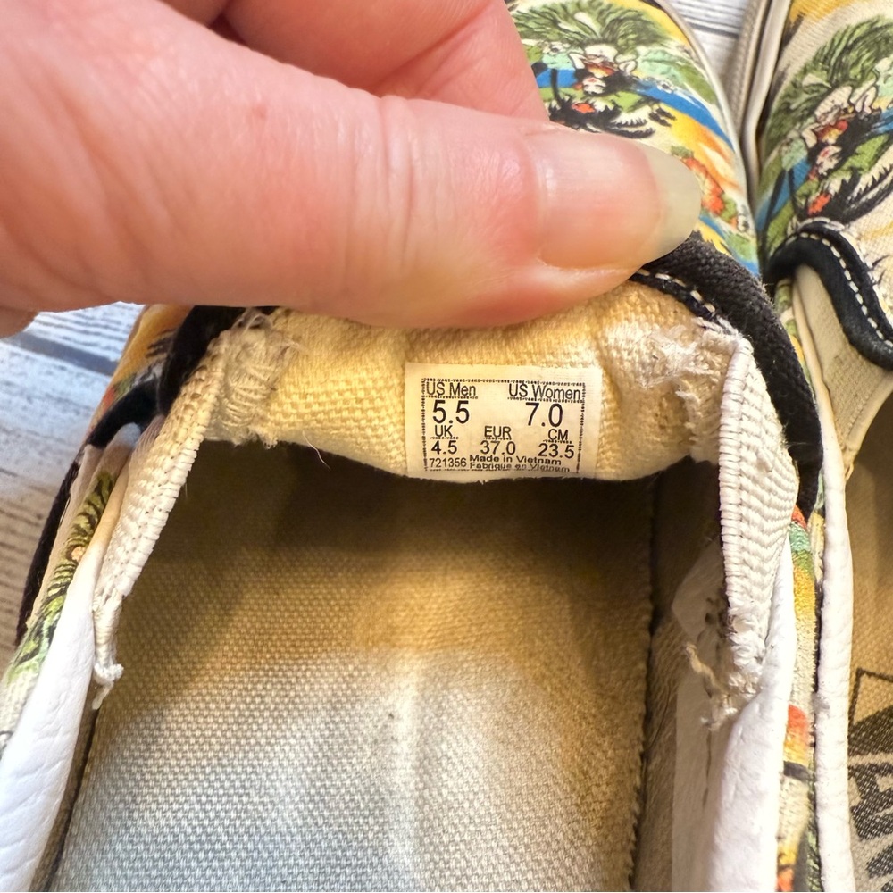 Vans Women’s Palm Tree Print Slip-On Sneakers - Picture 7 of 7